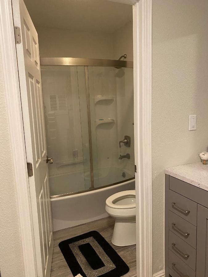 Private La Bedroom W Private Half-Bathroom - Ac - Wifi - Private Fridge -Smart Tv Los Angeles Eksteriør bilde